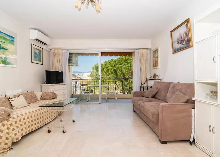 Cosy Studio Cannes Center Beaches Shopping And Congresses Live In Merle